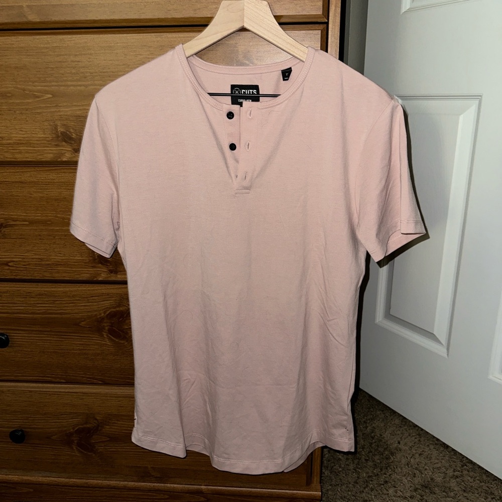 Cuts Clothing Henley Curve Hem Pink Short Sleeve T-shirt, Men’s Size Medium